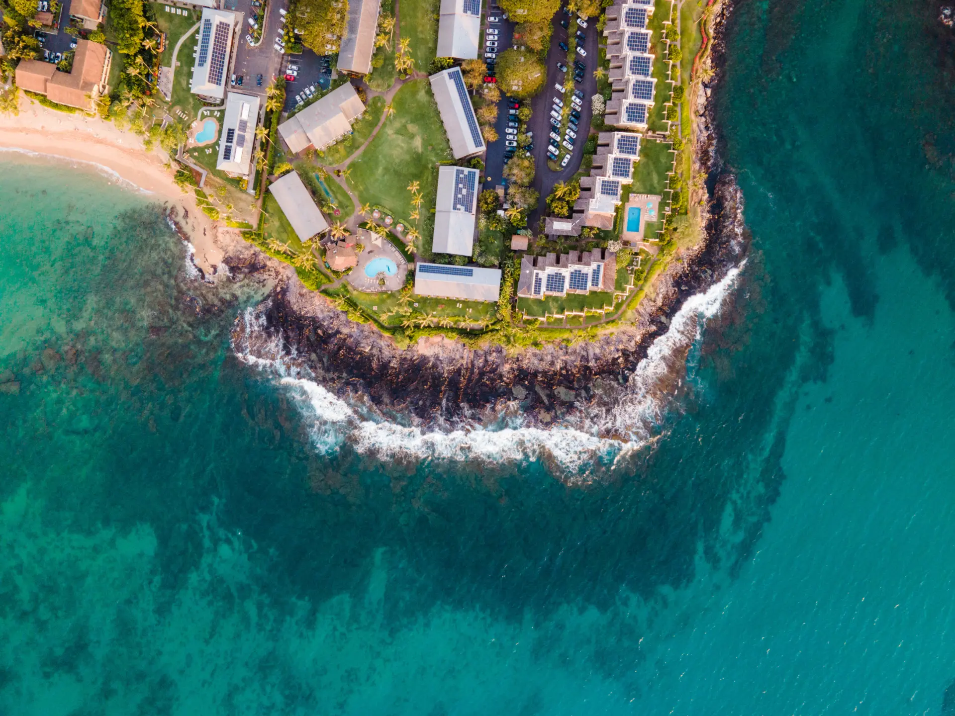 Aerial view of the Oahu shoreline served by Shoreline Plumbing